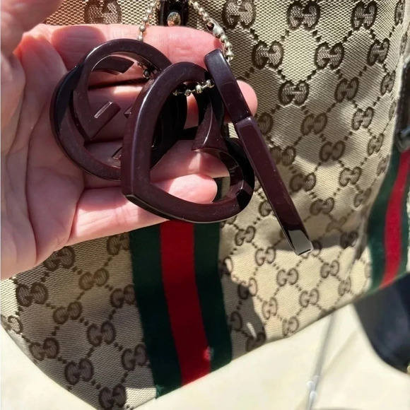 Authentic GG web tote- perfect for  holiday fun! Gucci charms include: G,❤️ & g - Picture 16 of 17
